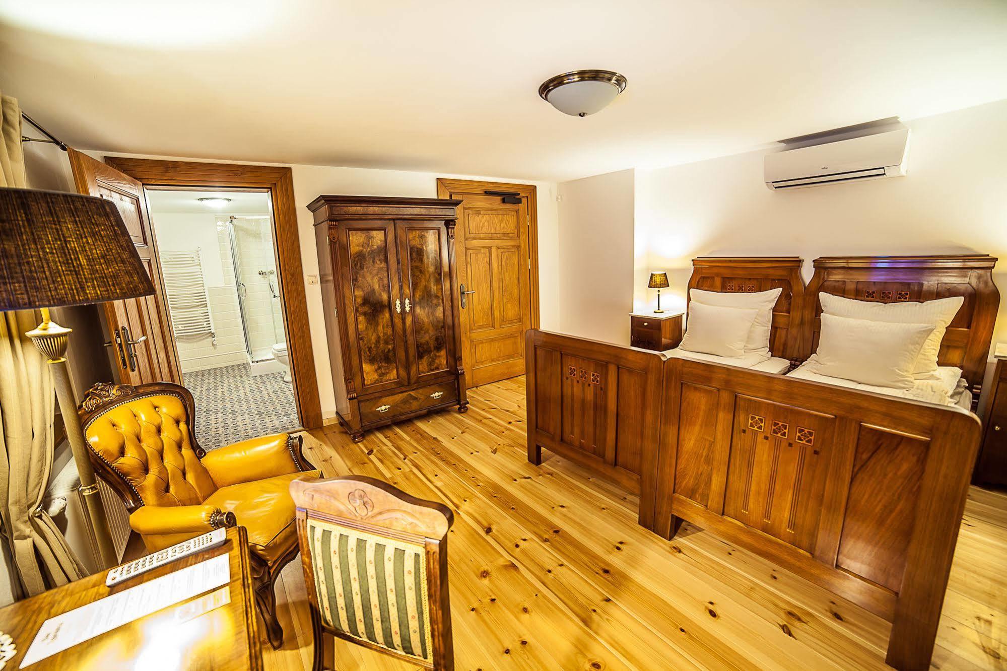 Bed & Breakfast Dom Zegarmistrza 3*